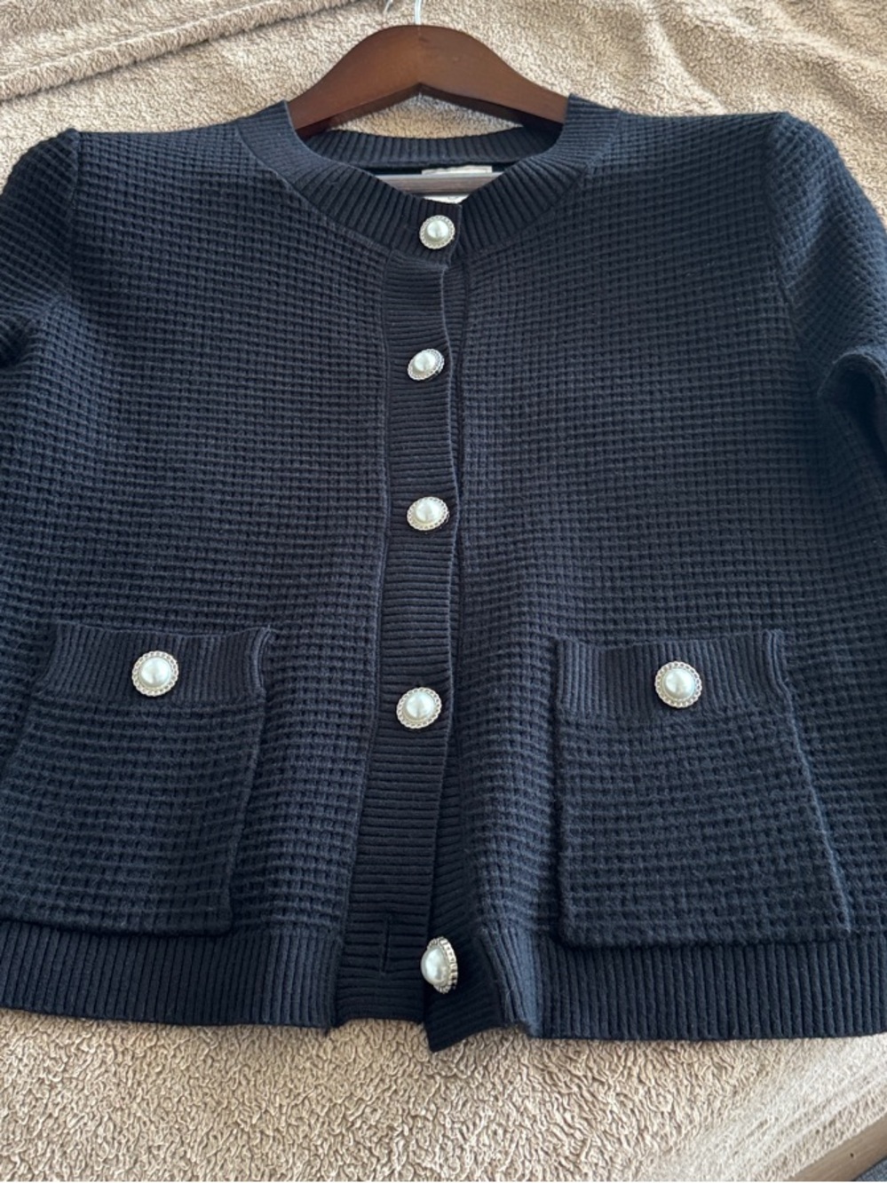 Women’s Black short Sleeve Pearl Bitton Knit Cardigan
